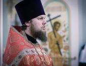 Фоторепортаж: Пасхальная служба в храме Александра Невского в Пскове