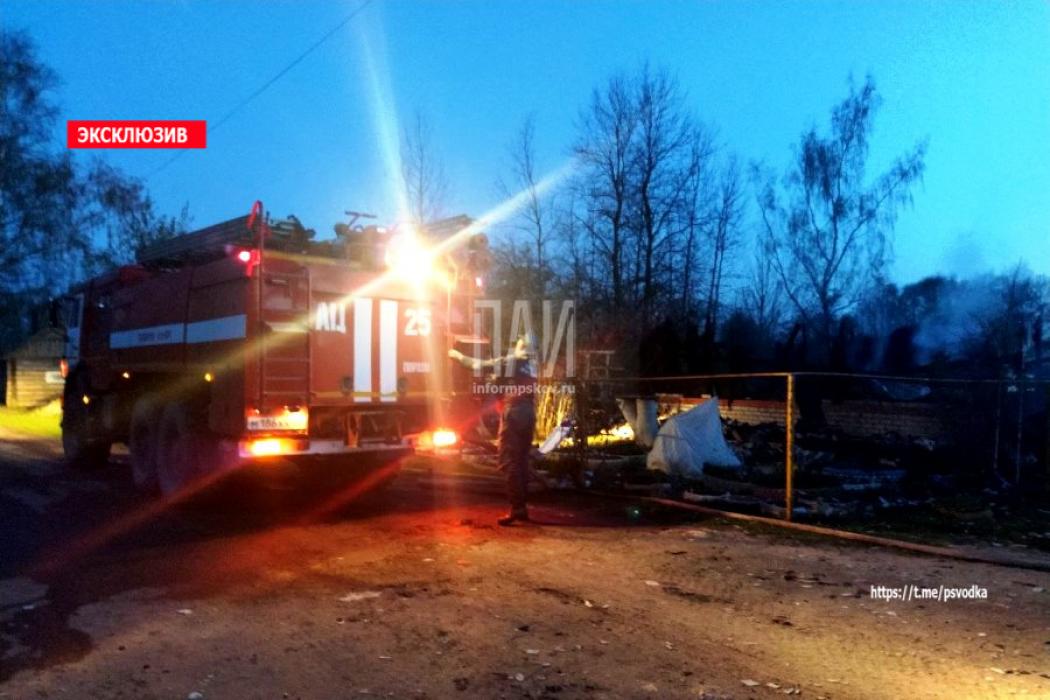 В деревне Верхний мост при пожаре погиб мужчина
