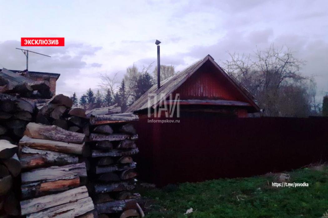 В Плюссе загорелась баня