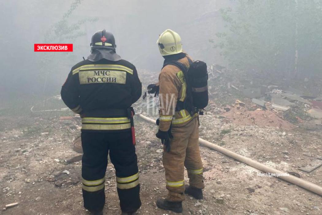 В здании радиотехнического завода в Пскове произошёл пожар