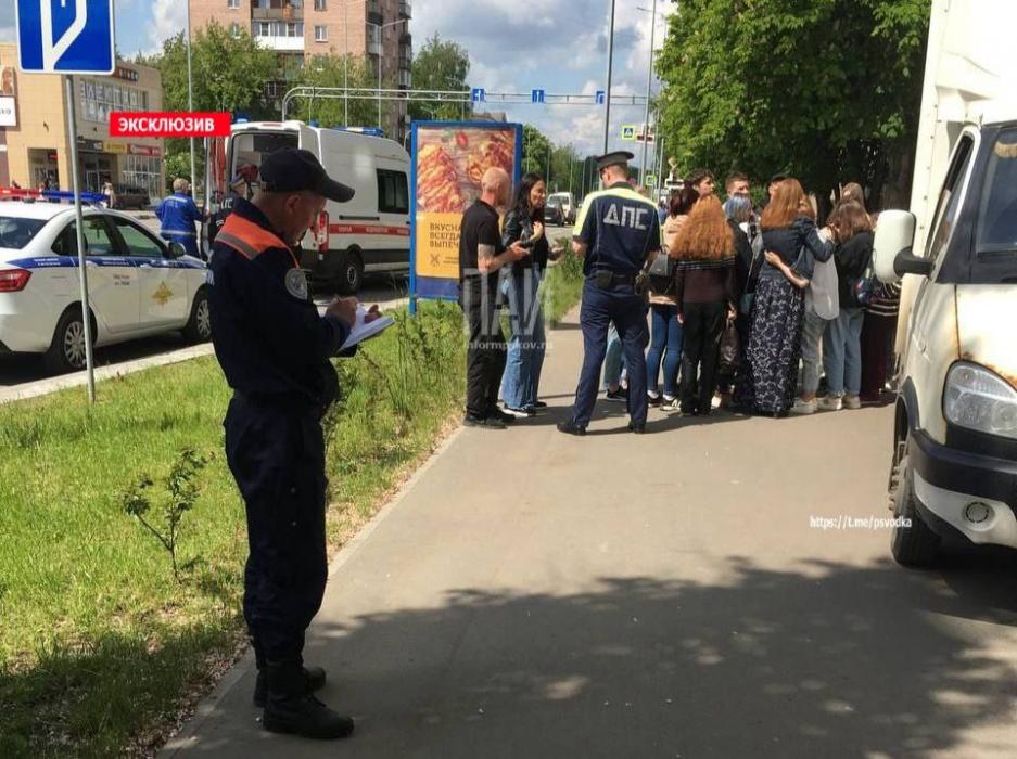 Пенсионерку сбили на тротуаре в Пскове