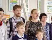 Фоторепортаж: Рисунки псковских жемчужин на стенах библиотеки имени Курбатова 