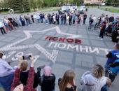 Фоторепортаж. Подготовка и зажжение свечей в Пскове. 