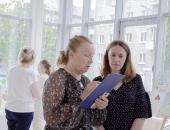 Фоторепортаж: Рисунки псковских жемчужин на стенах библиотеки имени Курбатова 