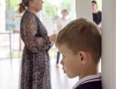 Фоторепортаж: Рисунки псковских жемчужин на стенах библиотеки имени Курбатова 