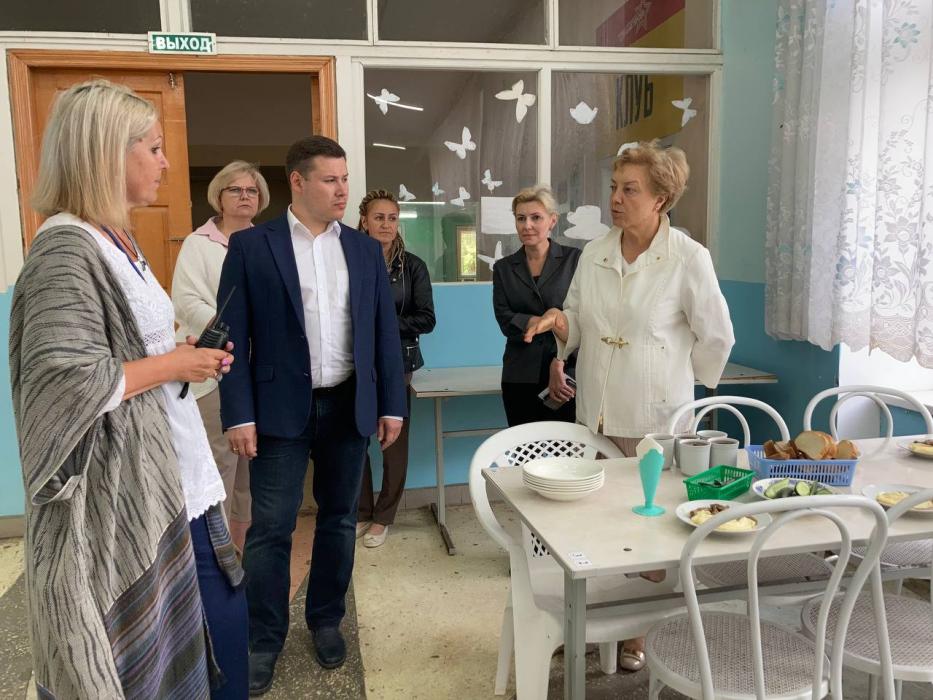 Вера Емельянова проконтролировала качество и безопасность пребывания детей в лагере «Звездный»