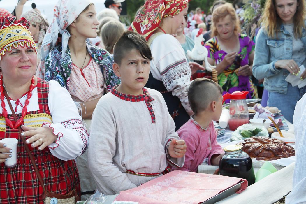 ФОТОРЕПОРТАЖ Фольклорный фестиваль «Знак Русского» прошёл в Усвятском районе