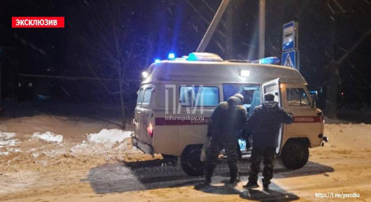 Пешеход угодила под колеса автомобиля в Порхове 