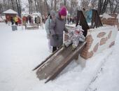 ФОТОРЕПОРТАЖ Масленичные гуляния в Пскове