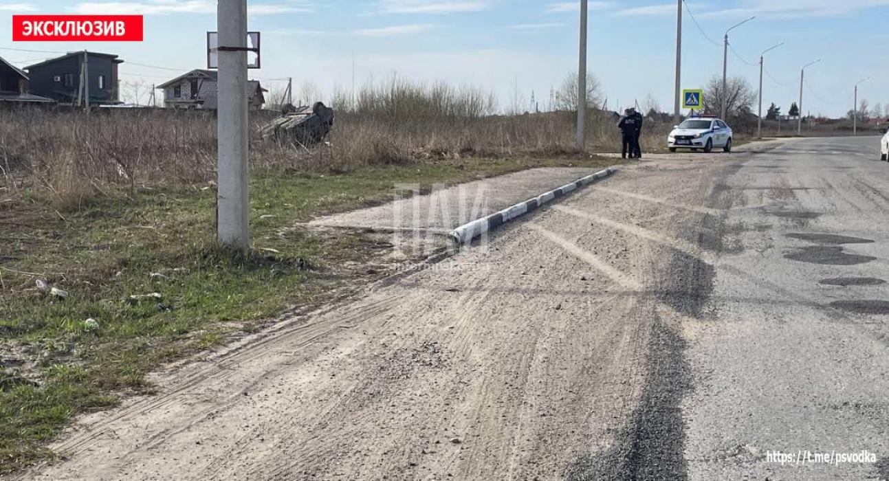Водитель погиб в результате опрокидывания автомобиля в Псковском районе