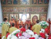 ФОТОРЕПОРТАЖ Пасхальное богослужение в Пскове