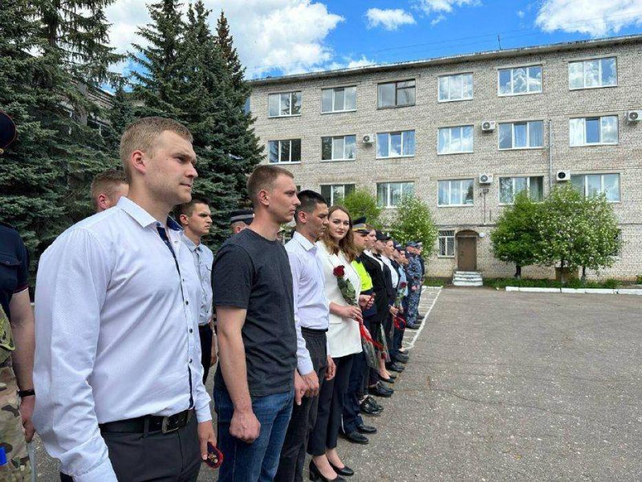 Врученение офицерских погонов