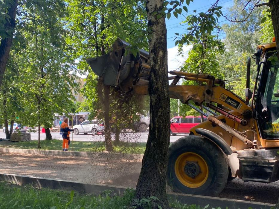 Дорожные работы на улице Труда