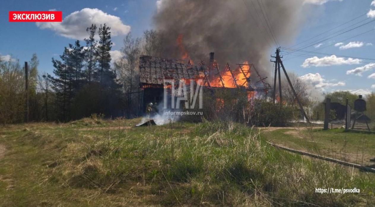 Пожарные ликвидировали возгорание в жилом доме в Красногородске