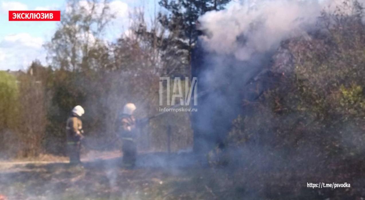 Пожарные ликвидировали возгорание в жилом доме в Красногородске