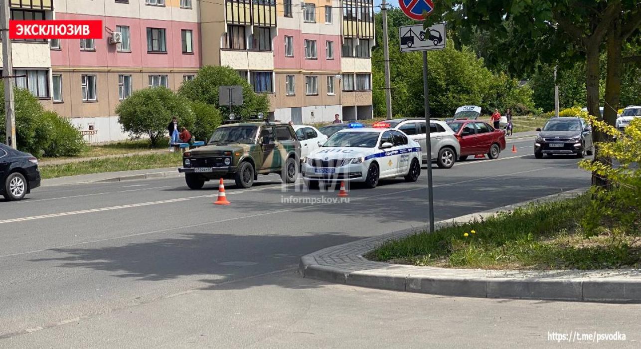 Пьяный водитель учинил массовое ДТП на Завеличье