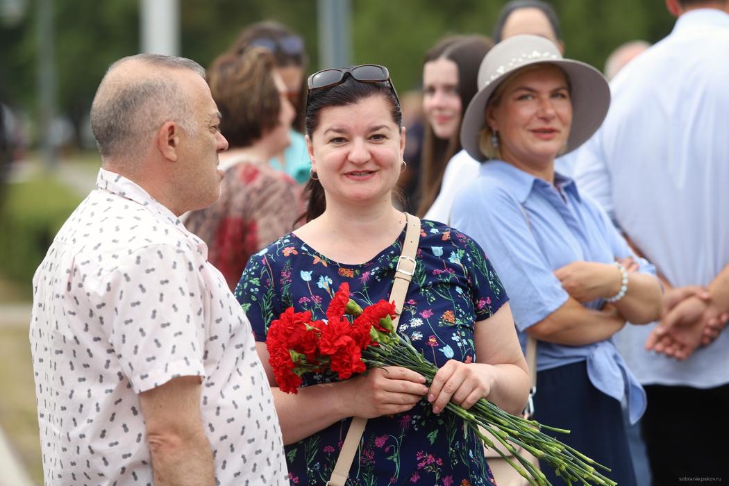 Торжественно-траурный церемониал прошёл в Пскове в День памяти и скорби
