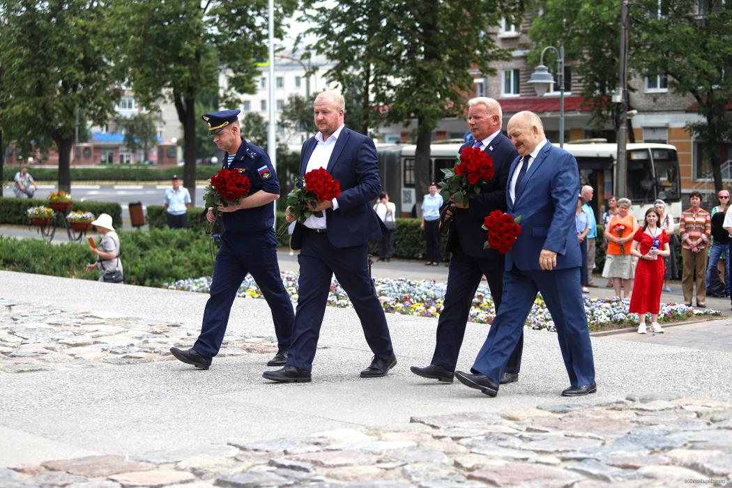 Торжественно-траурный церемониал прошёл в Пскове в День памяти и скорби