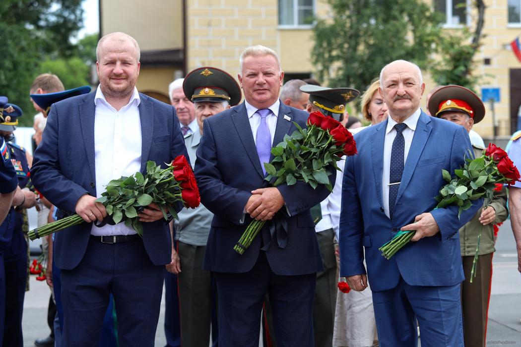 Торжественно-траурный церемониал прошёл в Пскове в День памяти и скорби