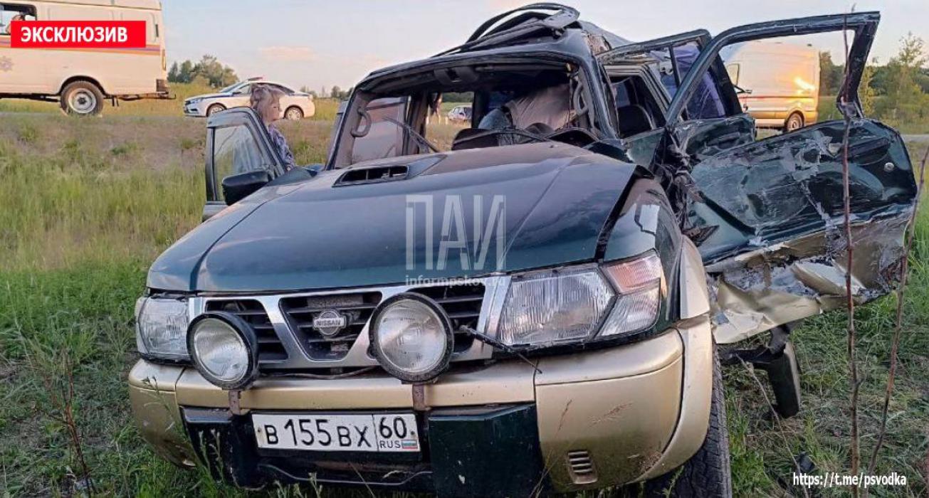 Столкновение автобуса и внедорожника в Великих Луках