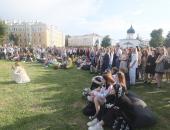 ФОТОРЕПОРТАЖ. Общегородской выпускной в Пскове