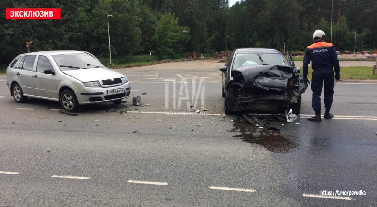 Столкновение двух автомобилей произошло в Псковской районе