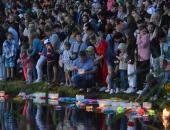 ФОТОРЕПОРТАЖ. Фестиваль водных фонариков в Пскове