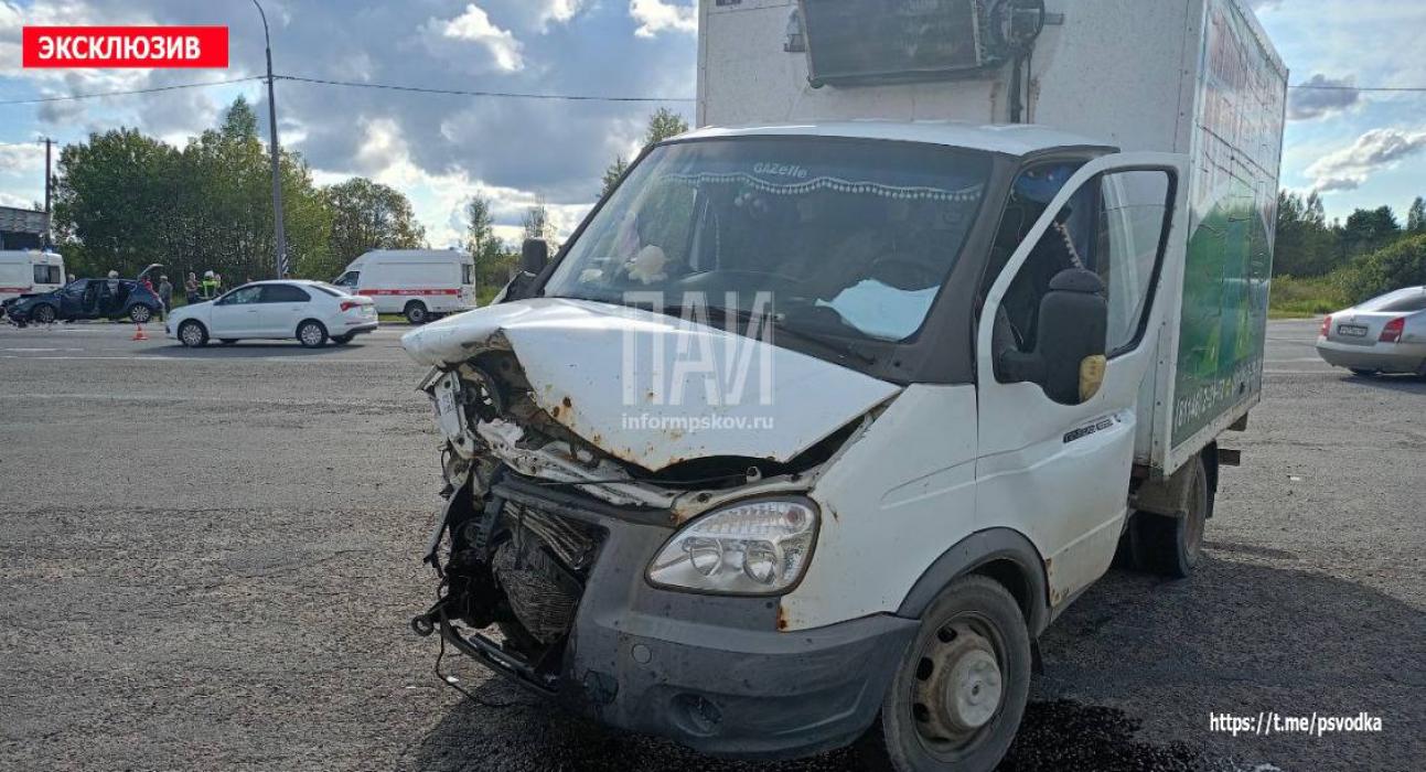 Четырёхлетний ребёнок и двое взрослых пострадали в ДТП в Пушкиногорском районе