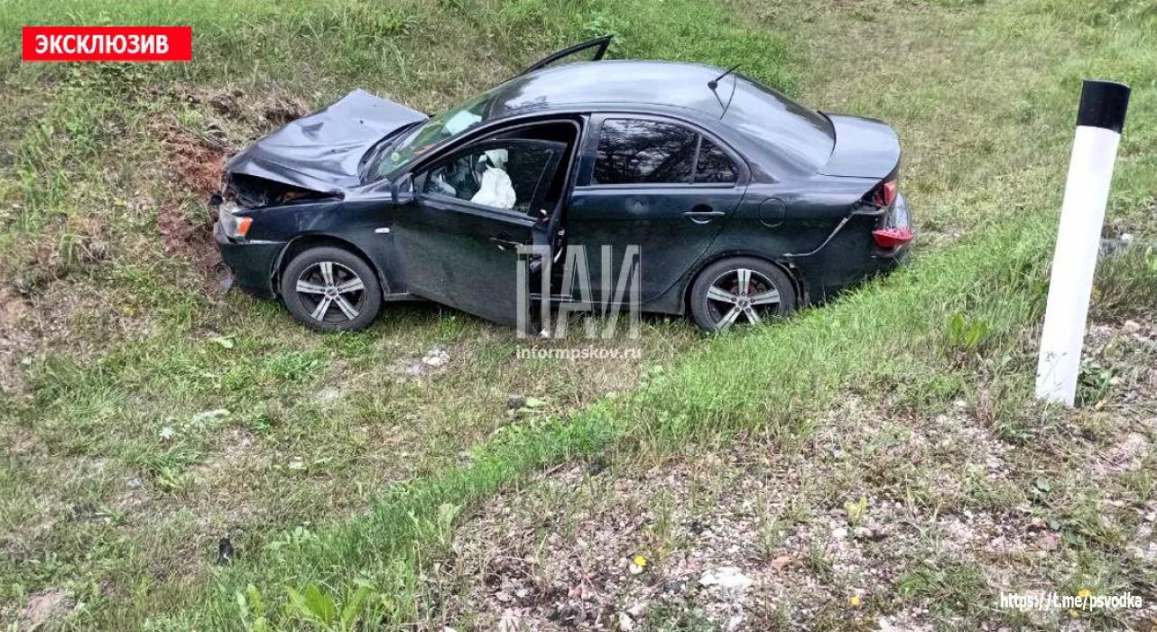 Водителя госпитализировали после ДТП в Невельском районе