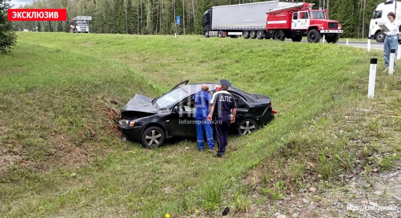 Водителя госпитализировали после ДТП в Невельском районе