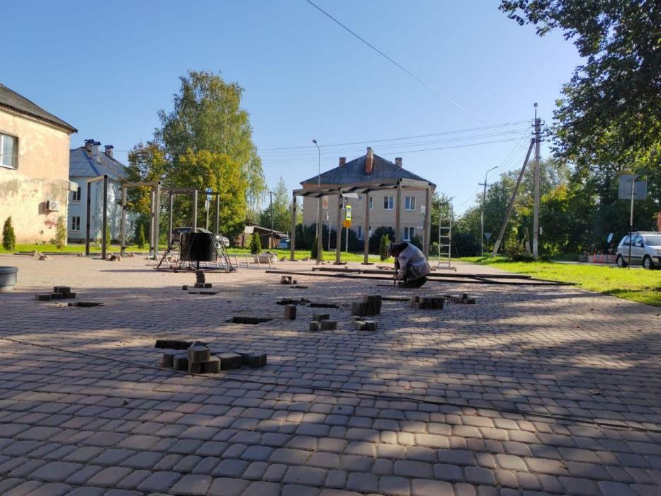 Качели для взрослых и перголы появятся в опочецком сквере