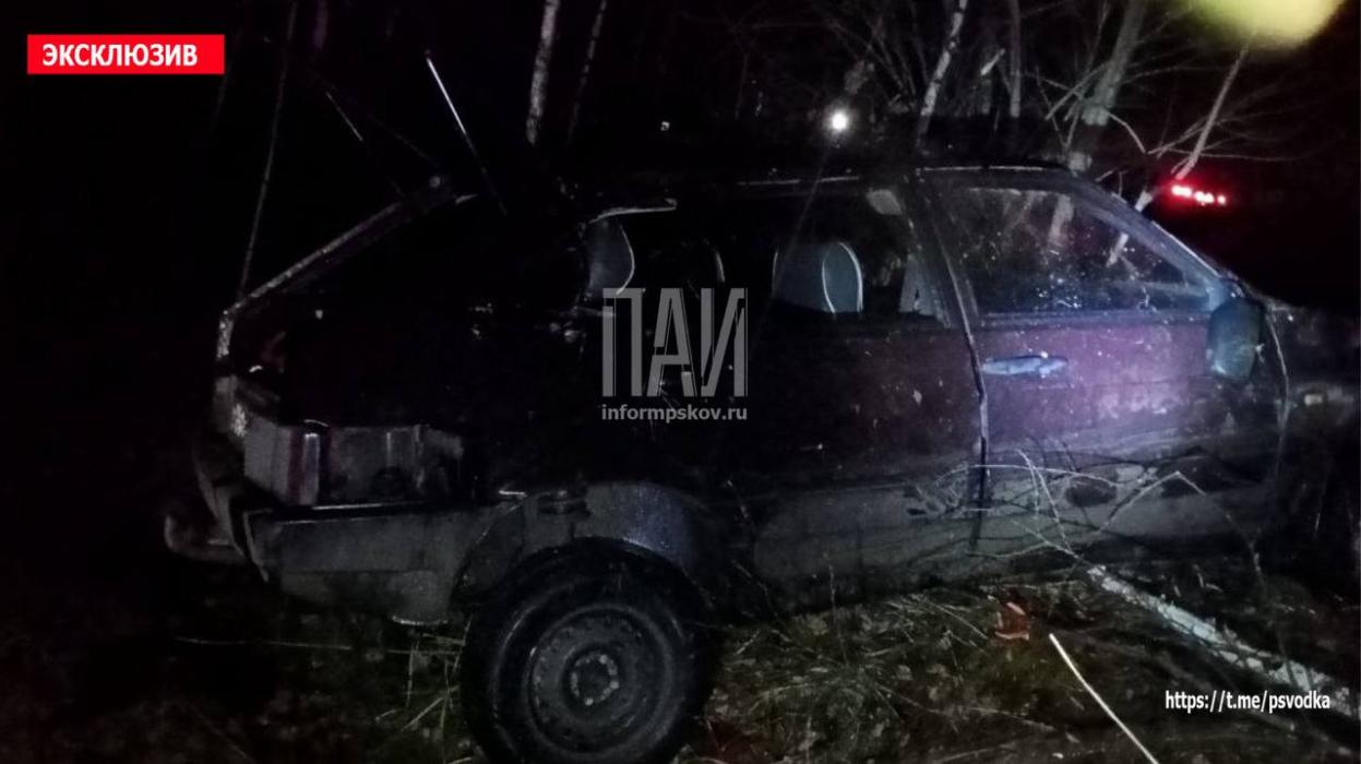 Водитель пострадал после вылета в кювет в Локнянском районе