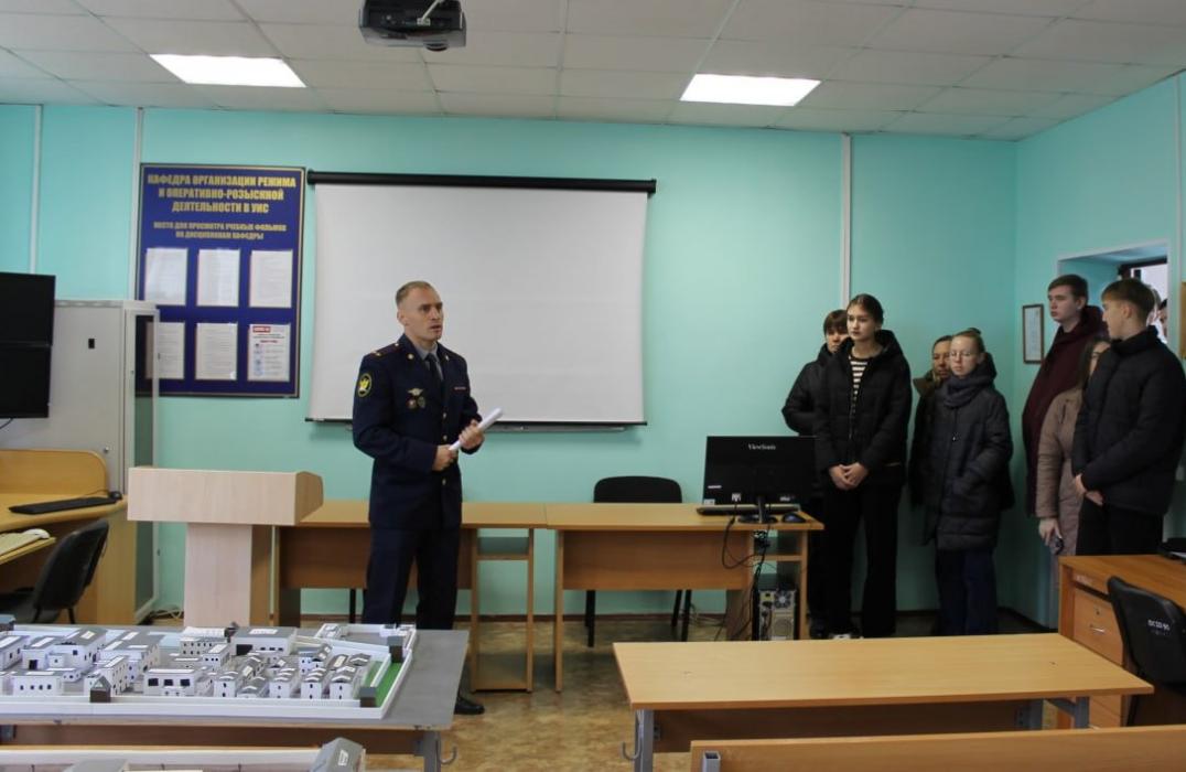 Более сотни старшеклассников собрал День открытых дверей в Псковском филиале Университета ФСИН