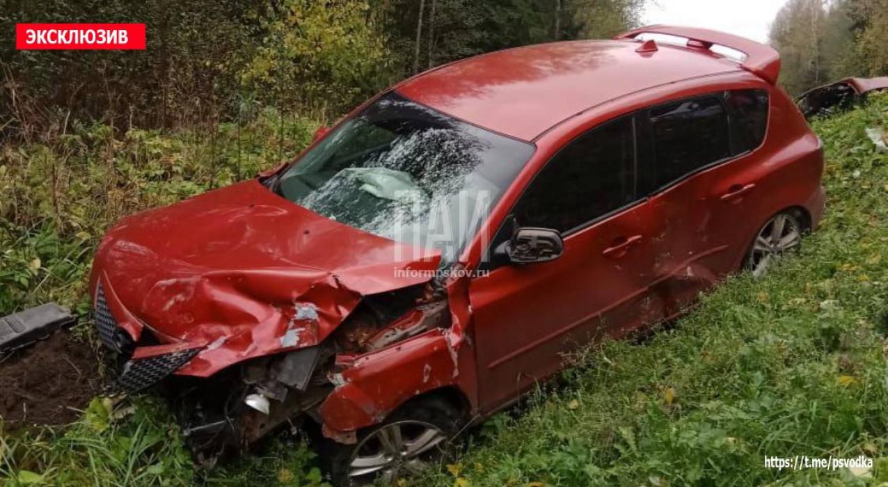 Столкновение двух автомобилей произошло в Струго-Красненском районе