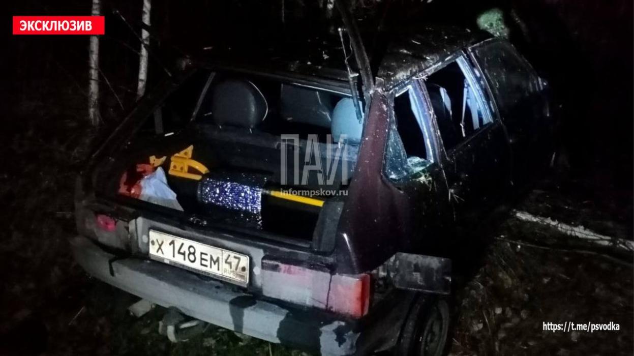 Водитель пострадал после вылета в кювет в Локнянском районе
