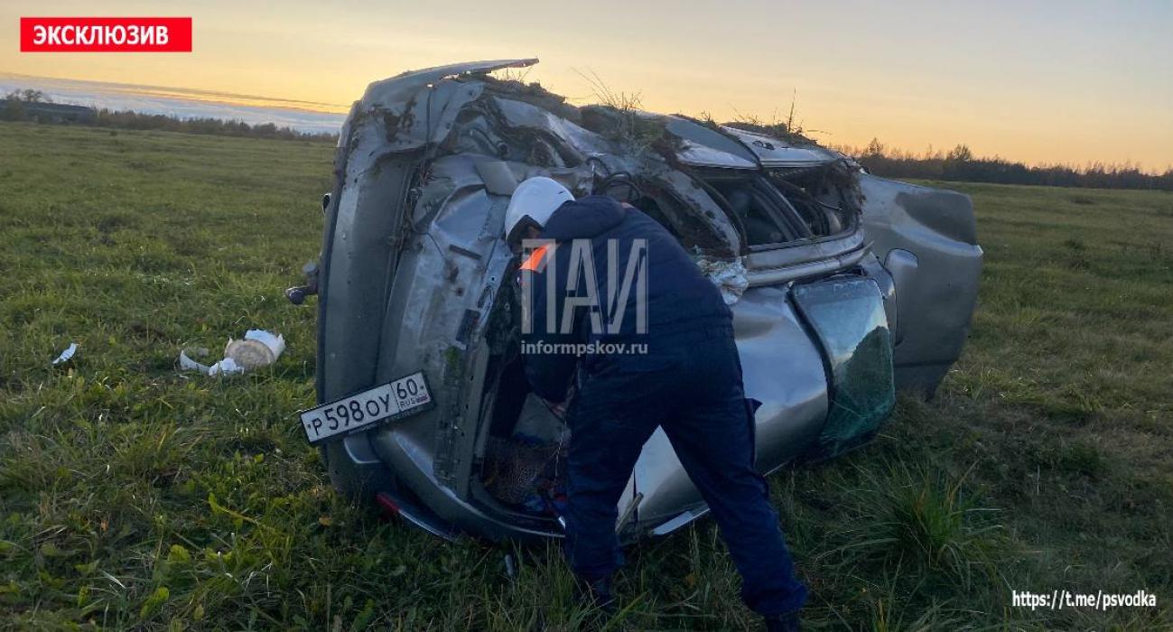 Водителя в тяжёлом состоянии госпитализировали после ДТП в Псковском районе