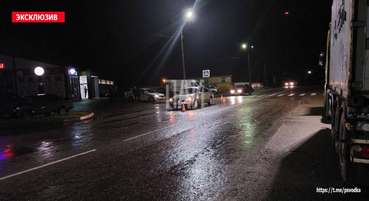 Пешехода в тяжёлом состоянии госпитализировали после наезда автомобиля в Великих Луках