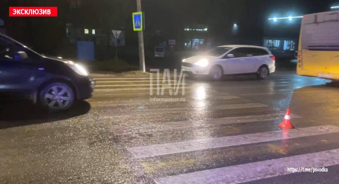 20-летнего пешехода в тяжёлом состоянии госпитализировали после ДТП в Пскове