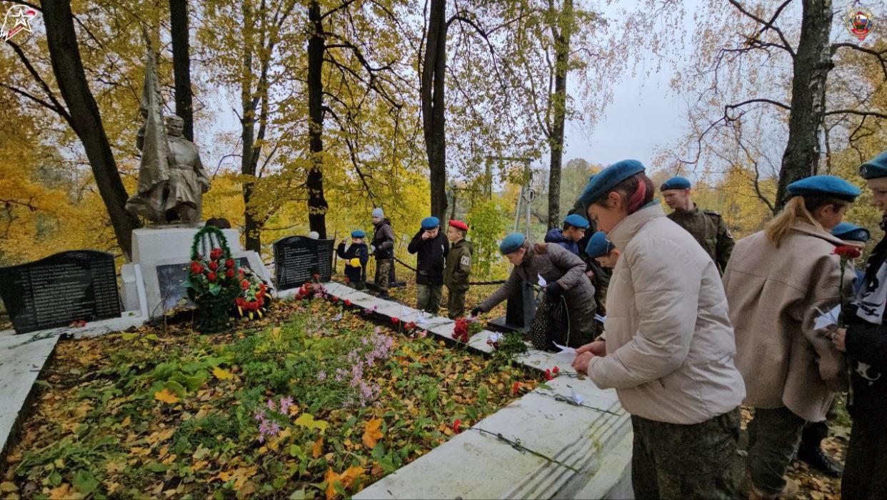 Опочецкие юнармейцы почтили память жителей сожжённых деревень