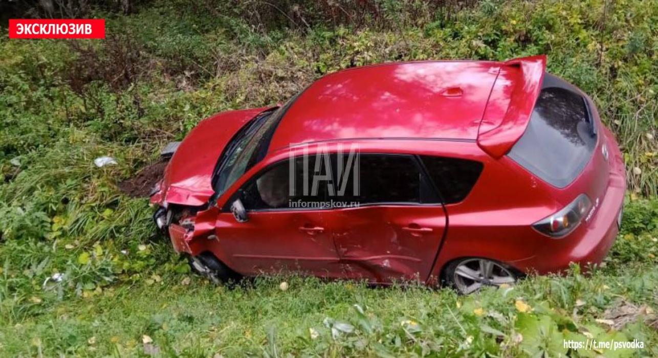 Столкновение двух автомобилей произошло в Струго-Красненском районе