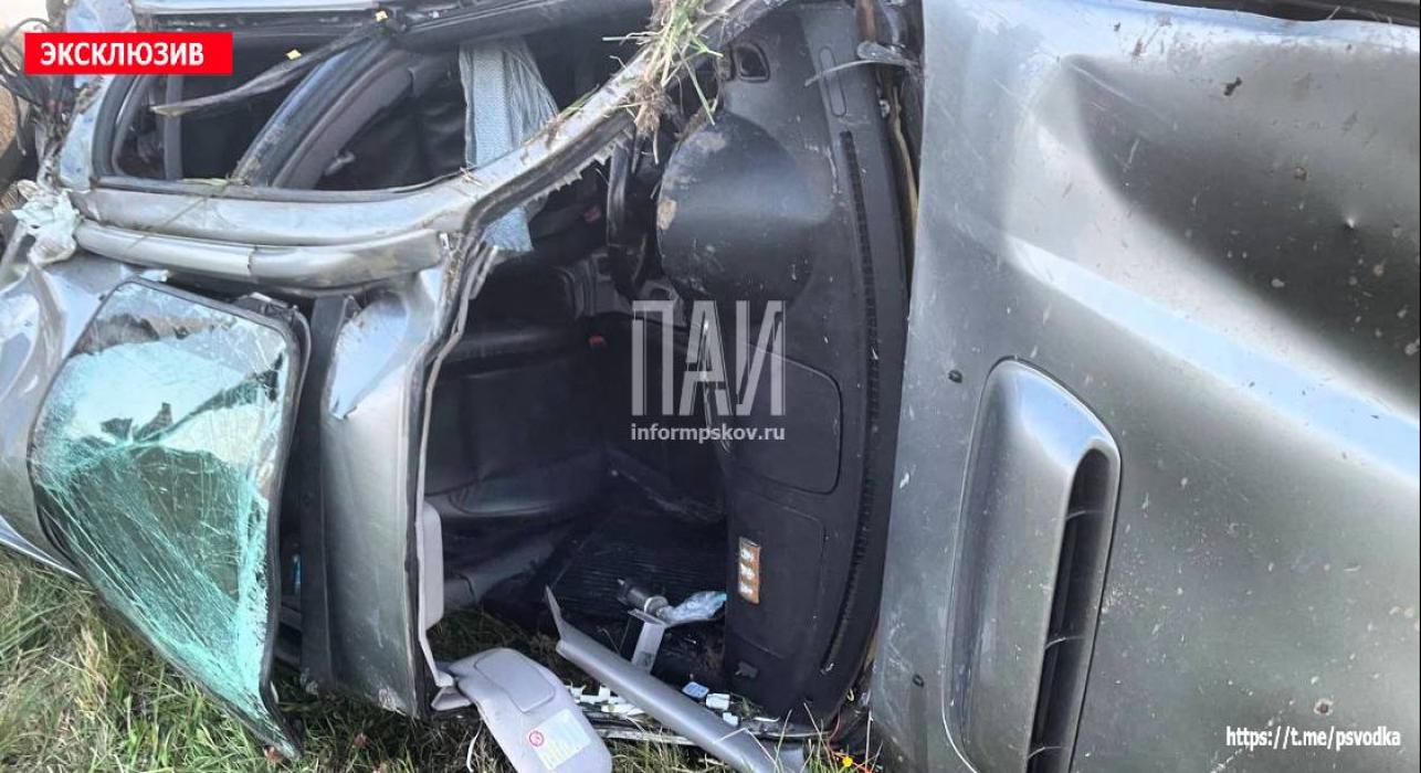Водителя в тяжёлом состоянии госпитализировали после ДТП в Псковском районе