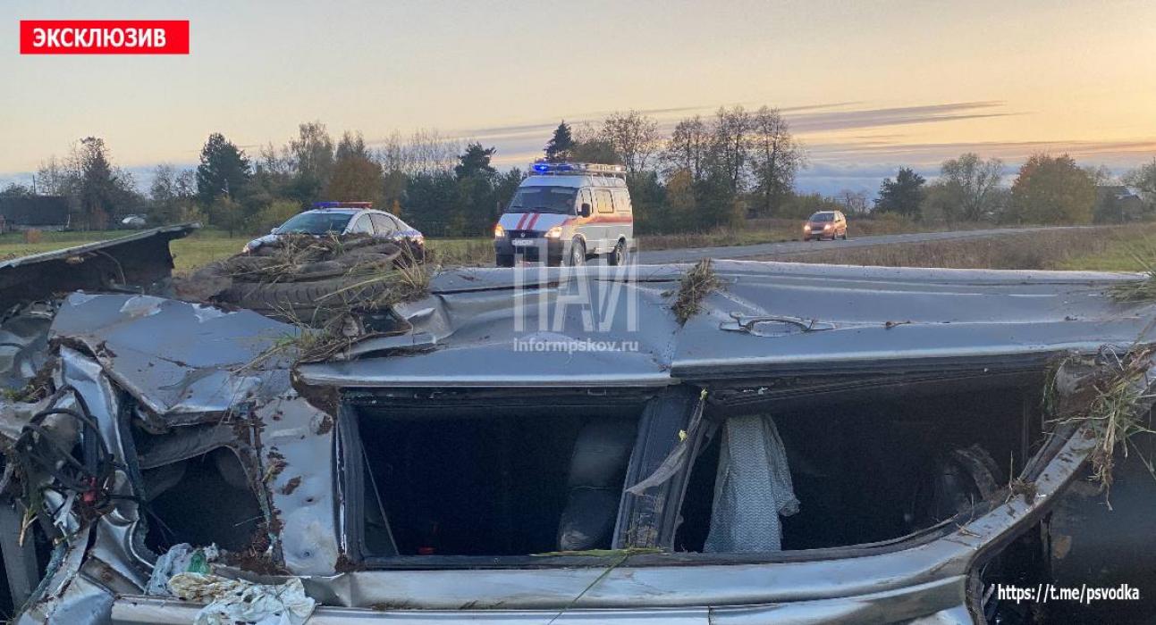 Водителя в тяжёлом состоянии госпитализировали после ДТП в Псковском районе