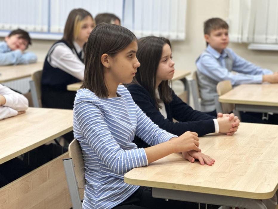 Уроки цифровой грамотности прошли в гимназии №29 в Пскове