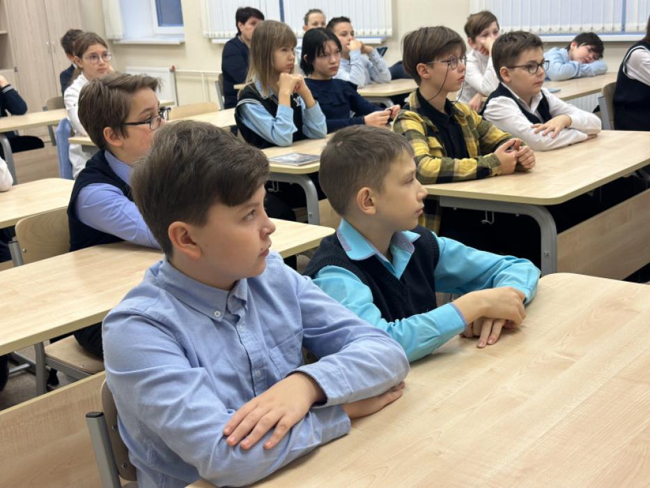 Уроки цифровой грамотности прошли в гимназии №29 в Пскове