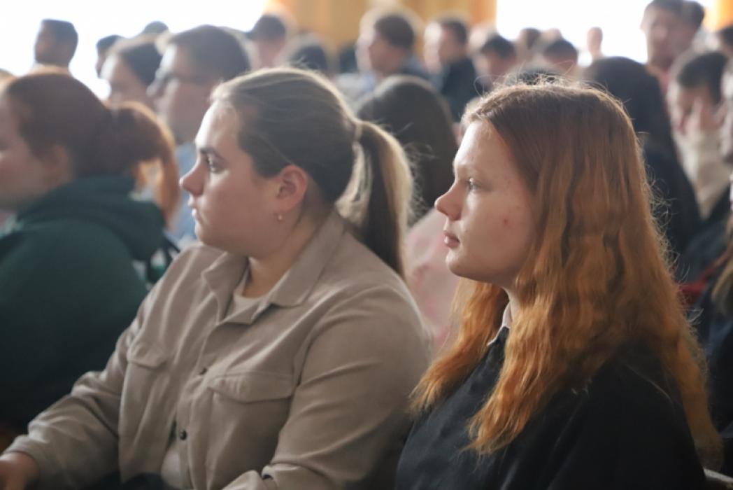Псковские полицейские рассказали иностранным студентам об особенностях законодательства России