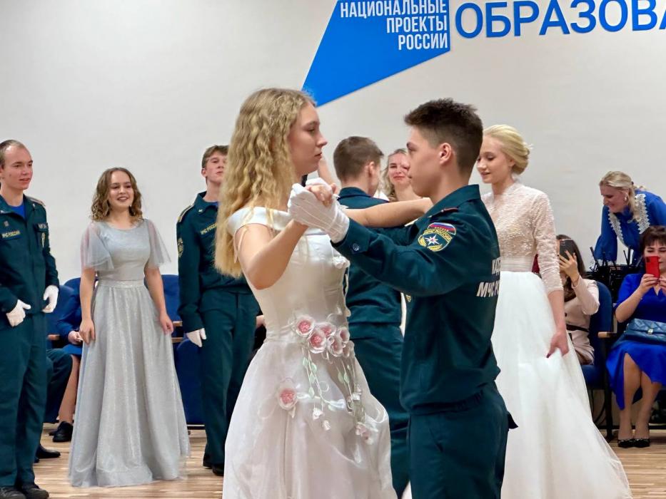 Первый кадетский бал прошёл в Пскове