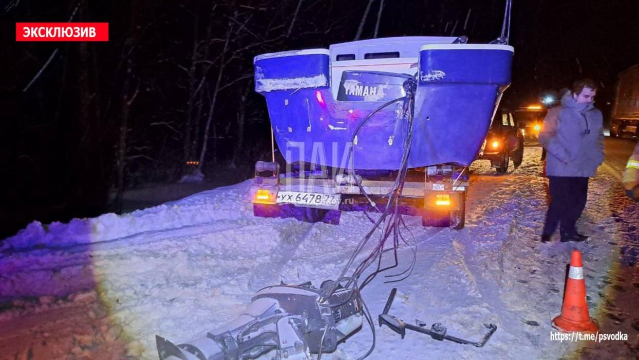 Водитель фуры пострадал в ДТП на трассе Псков – Санкт-Петербург