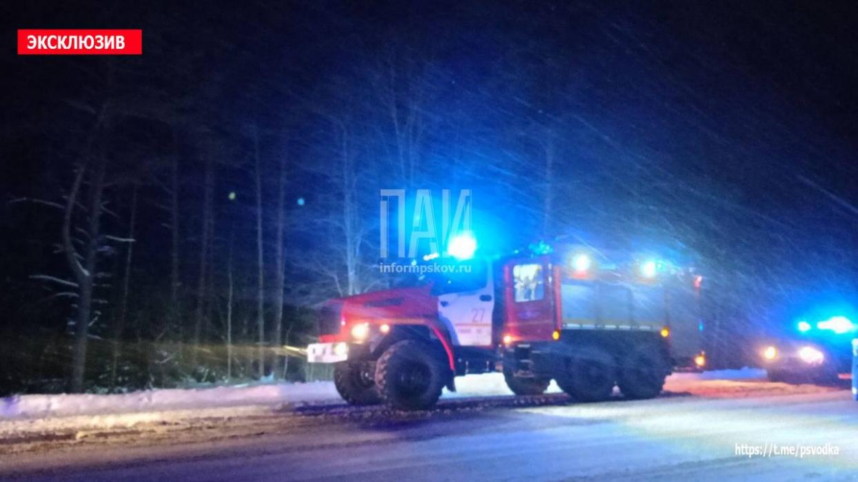 Автомобиль разорвало пополам в результате ДТП в Пушкиногорском районе