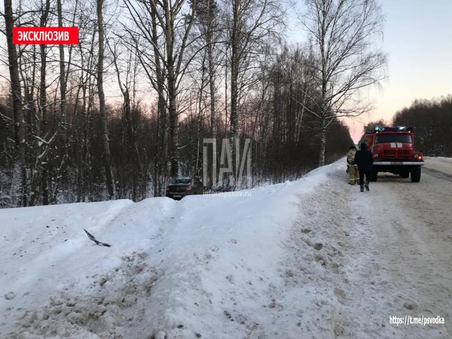 Автомобиль вылетел в кювет в Усвятском районе