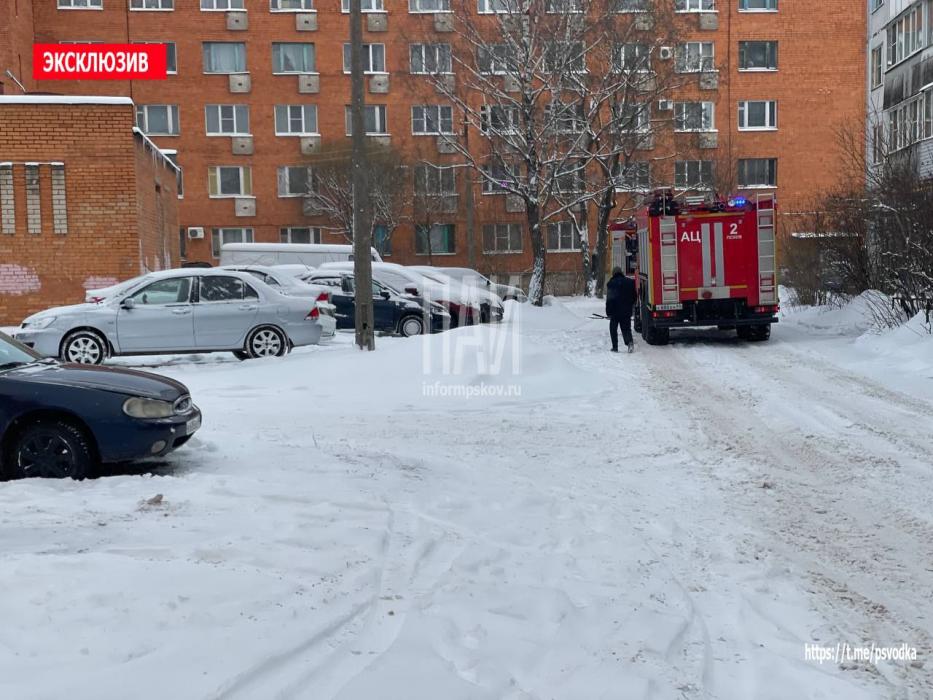 Возгорание автомобиля в Пскове